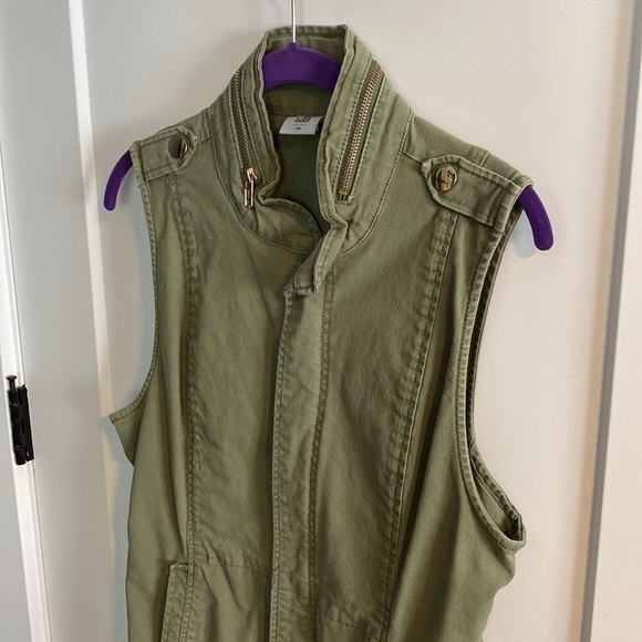 Cabi Army Green Explorer Utility Vest EUC - Picture 5 of 14